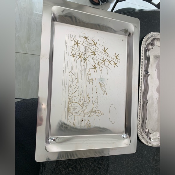 Brand new, silver serving tree - Picture 1 of 1